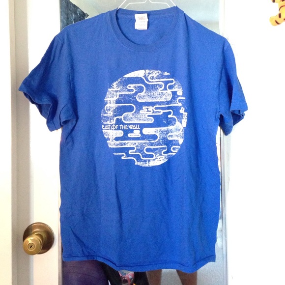 Men's medium east of the wall band shirt - Picture 2 of 2