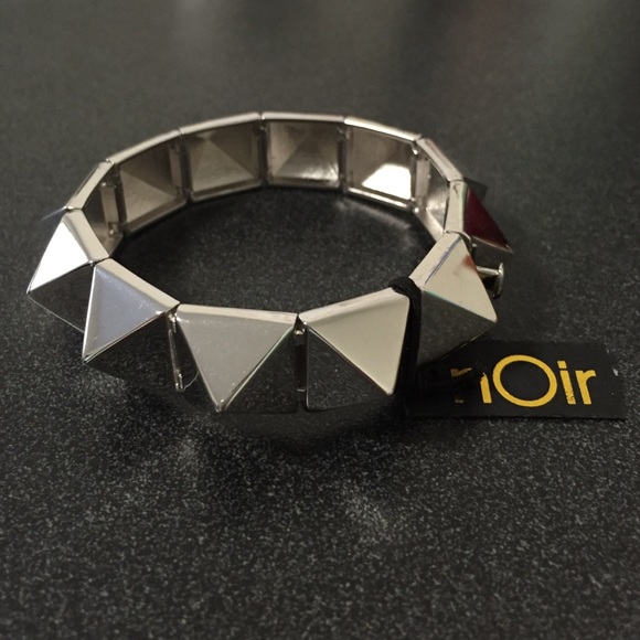 nOir Jewelry Rockstuds bracelet