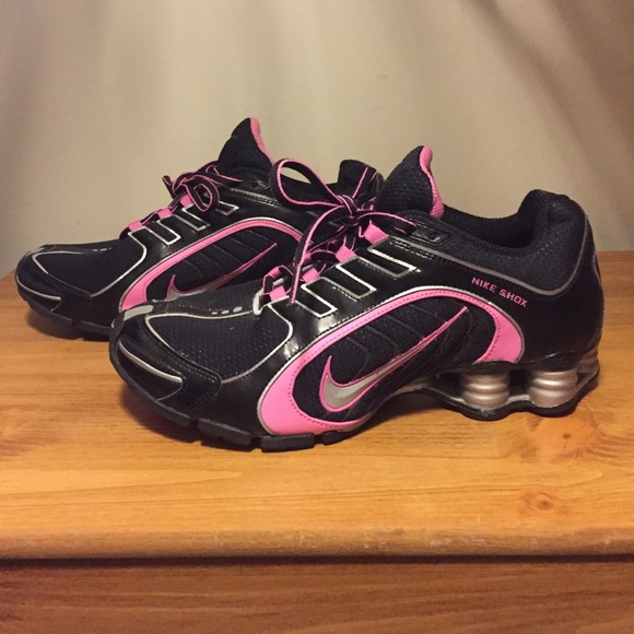 Black and pink Nike shox