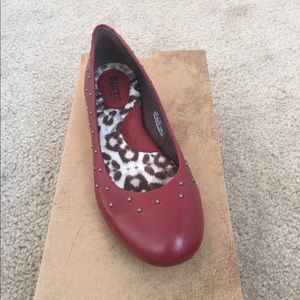 Born Karole Flats- Burgundy