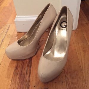 G by Guess size 7 round toe pump