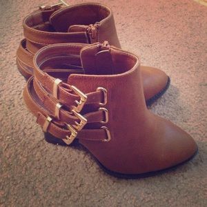 Super cute open back buckle fall booties!