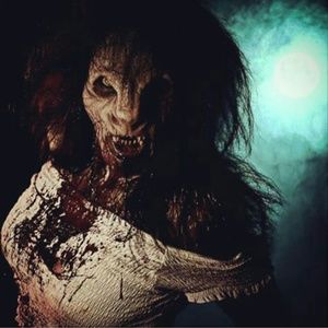 Meet your Posher, Crystal