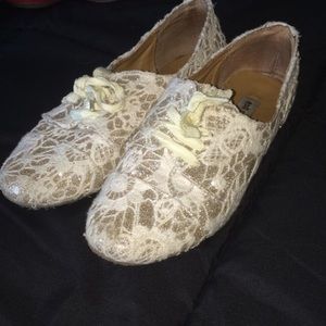 Lace gold flats