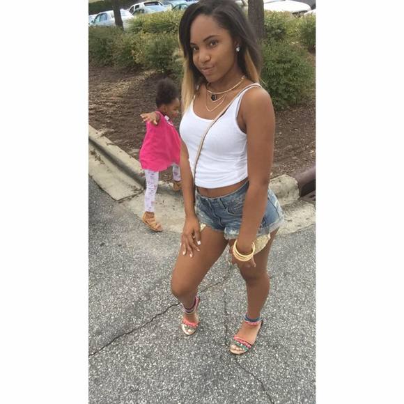 Meet your Posher, Laylaa