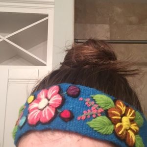 Cute flower designed headband!