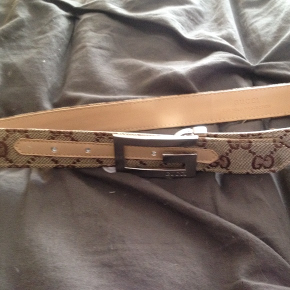 Real nice Gucci belt can be adjusted to fit u