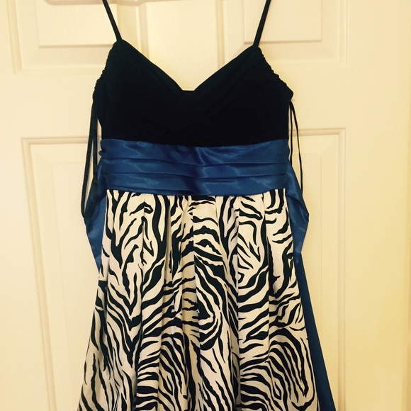 Black and zebra cocktail dress - Picture 1 of 4