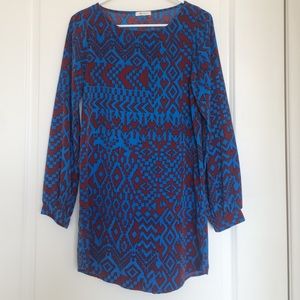Long sleeve graphic tunic dress