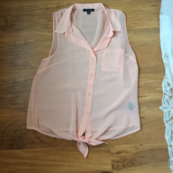 Light pink tie-knot blouse