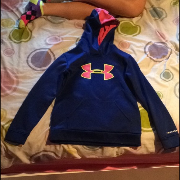 Under Armour sweatshirt