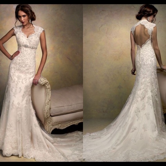 Lace wedding dress