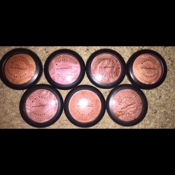 MAC lot Mineralized Skinfinishes