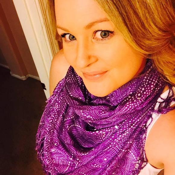 Meet your Posher, Leslie