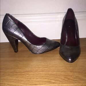 Jessica Simpson heels