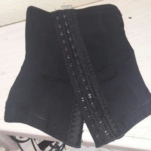 Waist trainer