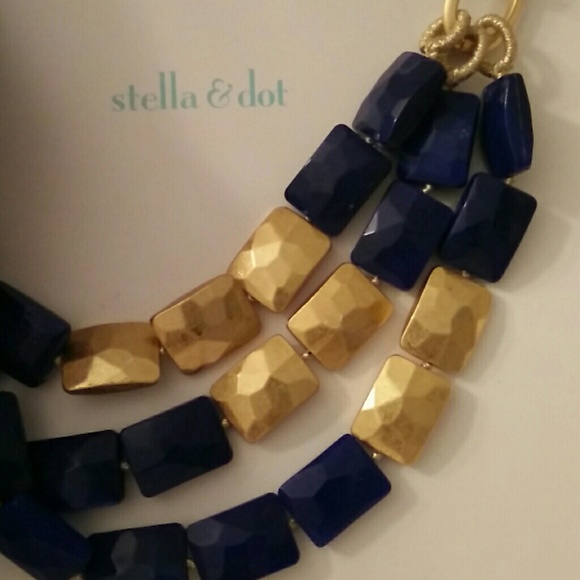 Stella & Dot Statement Necklace - Picture 2 of 4