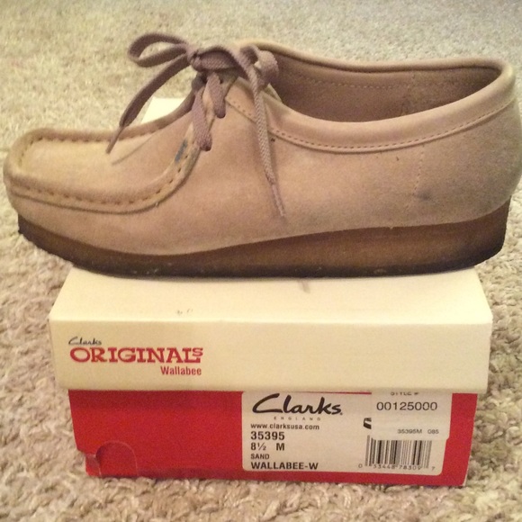Clarks Wallabee. Sand color