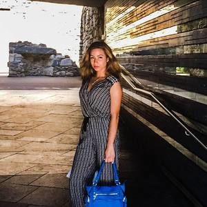 Meet your Posher, Elizabeth