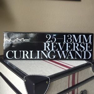 ✨Nu-Me 25-13mm Reverse Curling Wand✨