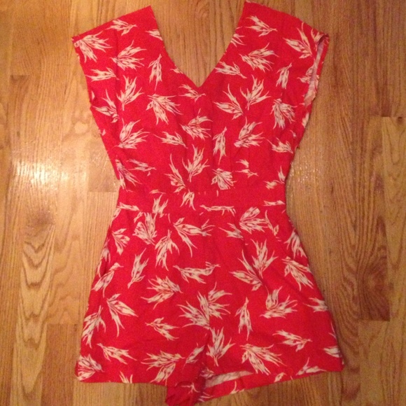 🎉MOVING SALE🎉 Forever 21 Printed Romper Size S