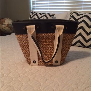 🍌Large Banana Republic straw tote🍌