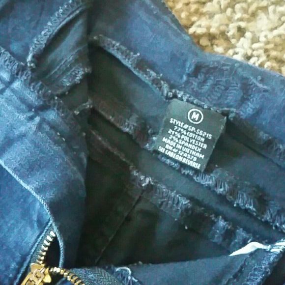 Shorts - Picture 3 of 4
