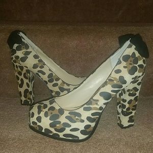 Steve Madden Leopard Black Bow Pumps