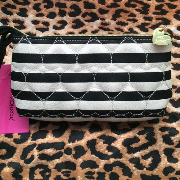 BNWT Betsey Johnson Wristlet - Picture 4 of 4