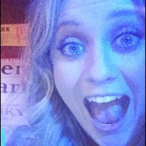 Meet your Posher, Caroline