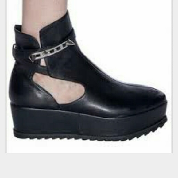 Unif shoes