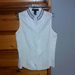 Sleeveless button up