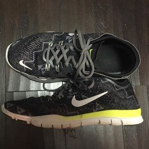 Nike free 5.0 size 9