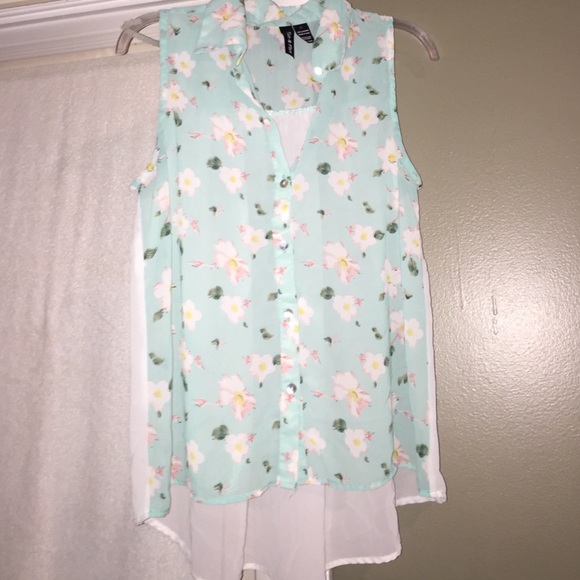 Cute blouse.  Sorry no trades - Picture 1 of 3
