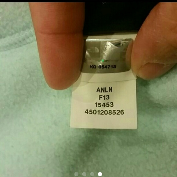 SOLD SOLD. Women's North Face jacket - Picture 4 of 4