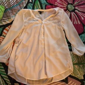 cute white shirt! Has some cute lace