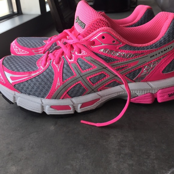 Size 8 hot pink asics sneakers