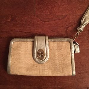 Authentic Coach clutch
