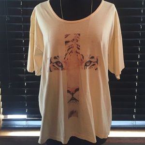 Tiger cross tee