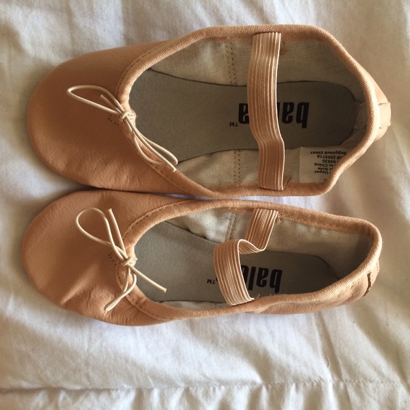 SOLD//Tan Full Sole Ballet Shoe