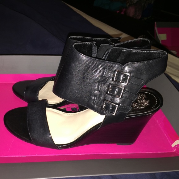 Vince Camuto wedged shoes