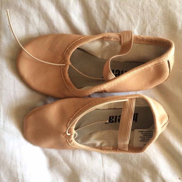 SOLD//Tan Full Sole Ballet Shoe