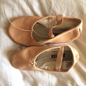 SOLD//Tan Full Sole Ballet Shoe