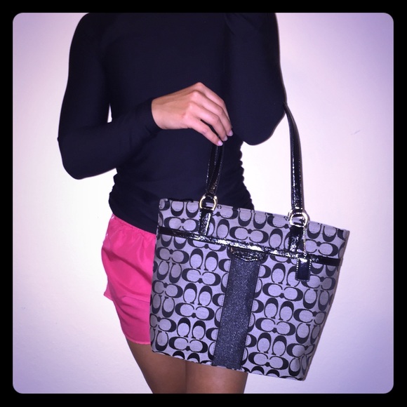 Great condition! Classic coach tote