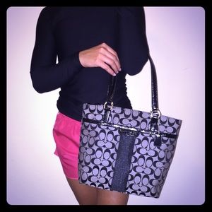 Great condition! Classic coach tote