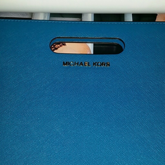 Michael kors envelope - Picture 2 of 3