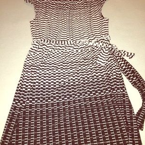 Size 8 Guess dress