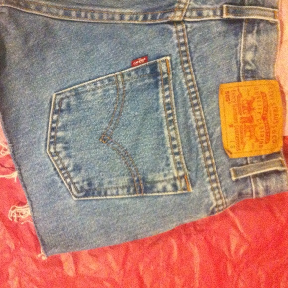 🚫sold🚫🚫🌸CUSTOM LEVI'S HIGH WAISTED SHORTS🌸 - Picture 2 of 4