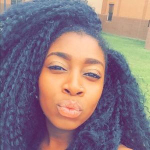 Meet your Posher, Jade