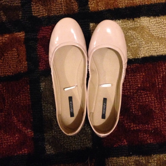 Nude flats